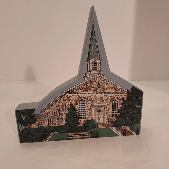 Vintage 1998 Hometowne Collectibles Newtown Presbyterian Church Shelf Sitter - Picture 1 of 9